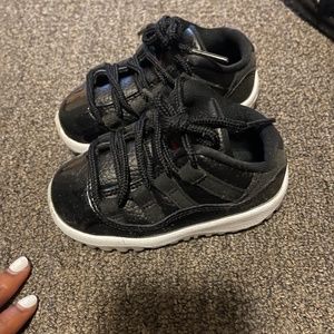 Jordan 11 low 72-10